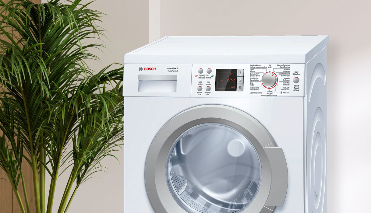 Bosch Avantixx 7 wasmachine met VarioPerfect naast kamerplant