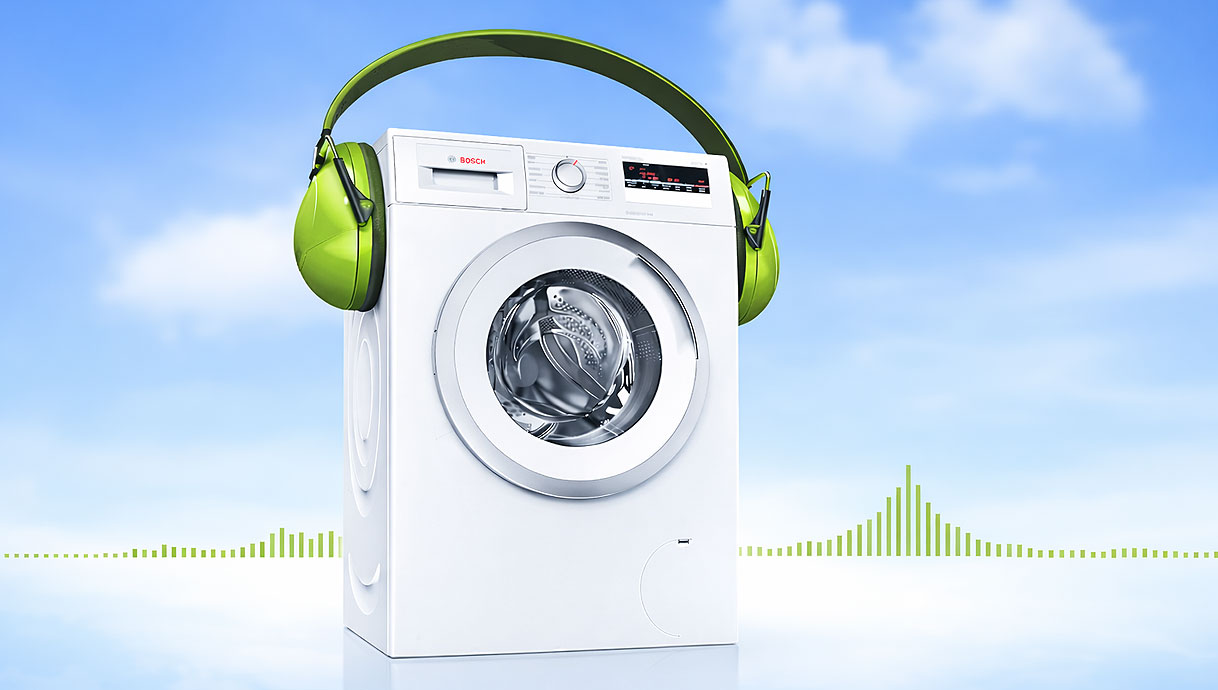 Bosch wasmachine met groene koptelefoon die stille EcoSilence Drive motor symboliseert