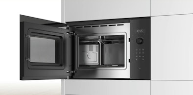 Bosch Serie 6 inbouw magnetron in RVS met open deur en zichtbaar grillelement en draaiplateau
