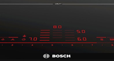 Touchbediening met cijferbalk en indicaties op het glas van een Bosch kookplaat