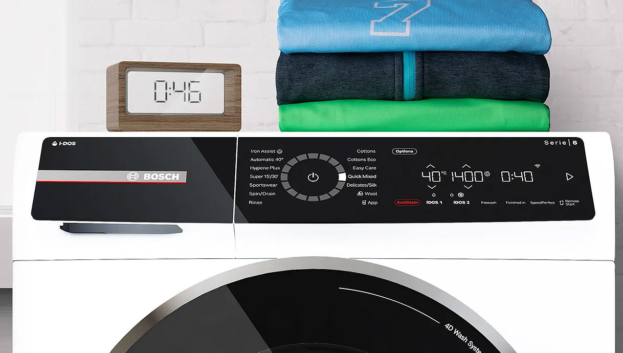 Bosch wasmachine met kort wasprogramma op het display als visuele verwijzing naar SpeedPerfect