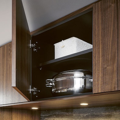 Bovenkast met diepzwarte interieur