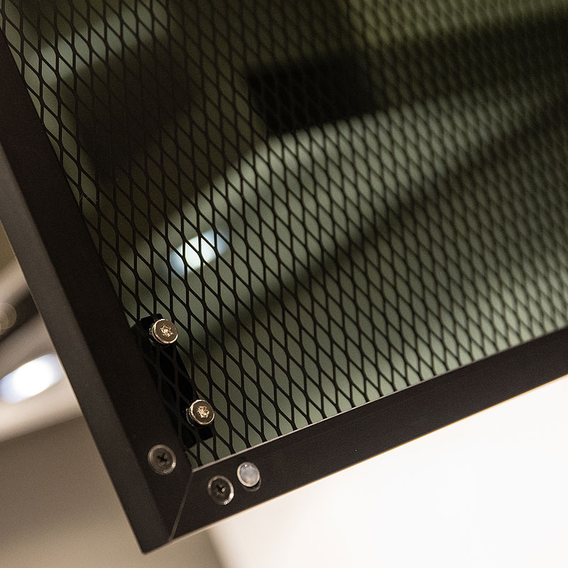 Bovenkastjes met zwarte design glasfronten