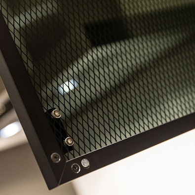 Bovenkastjes met zwarte design glasfronten