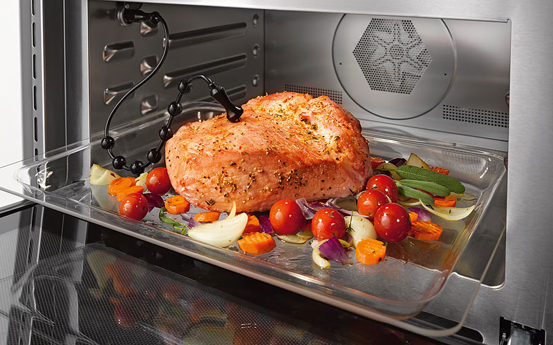 Miele oven met braadthermometer en PerfectClean anti-aanbakcoating voor vlees en vis