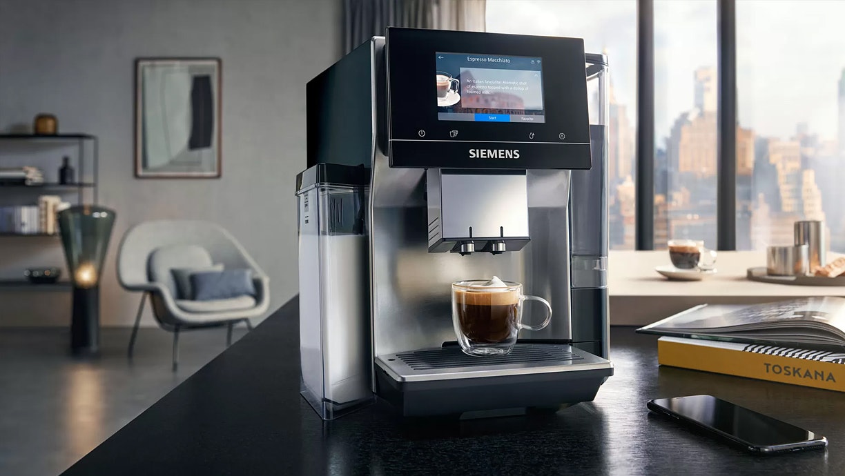 Siemens coffeeWorld biedt je de smaak van internationale koffiespecialiteiten met één swipe
