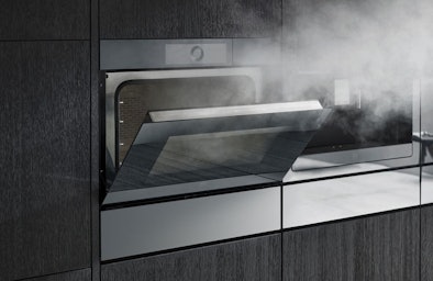 V-ZUG combi-stoomoven met innovatieve boilertechniek die Zwitsers vakmanschap en topkwaliteit in de keuken combineert.