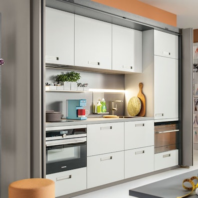 Compacte geopende kitchenette