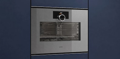 Compacte stoomoven van 45 cm hoog met display op 100 graden voor stomen