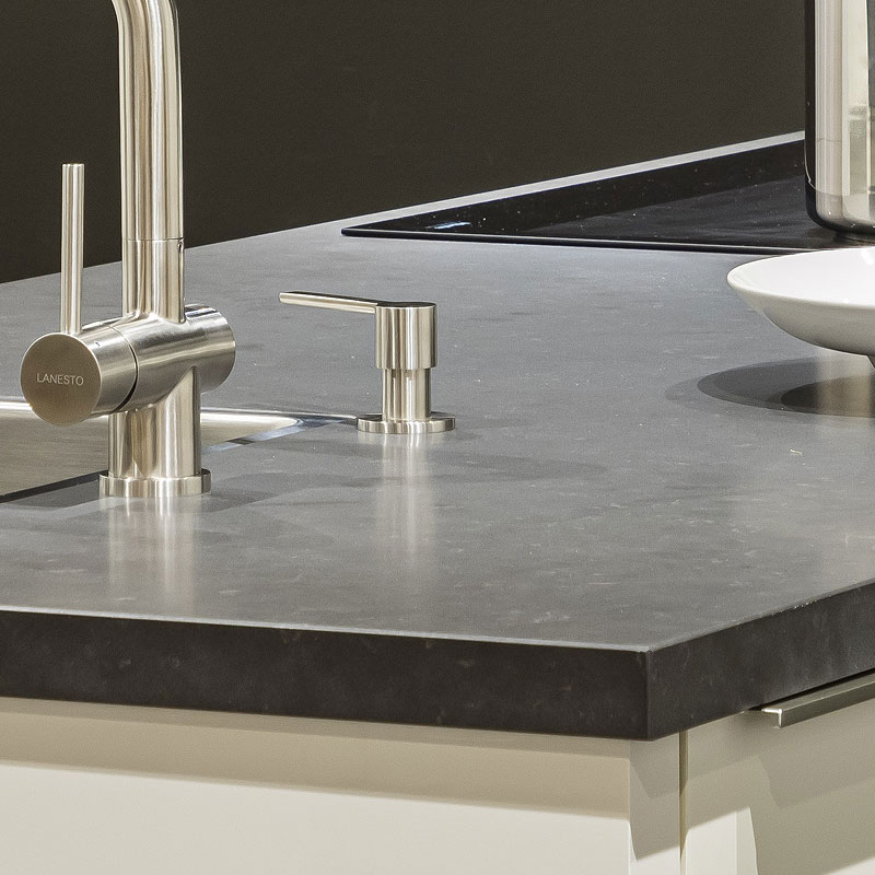 Composiet keukenblad in de kleur grijs