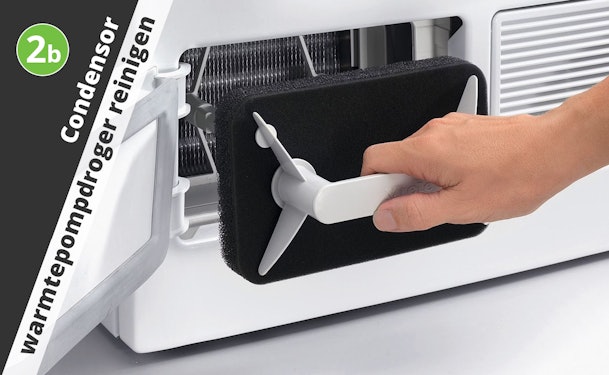 Condensor warmtepompdroger reinigen.