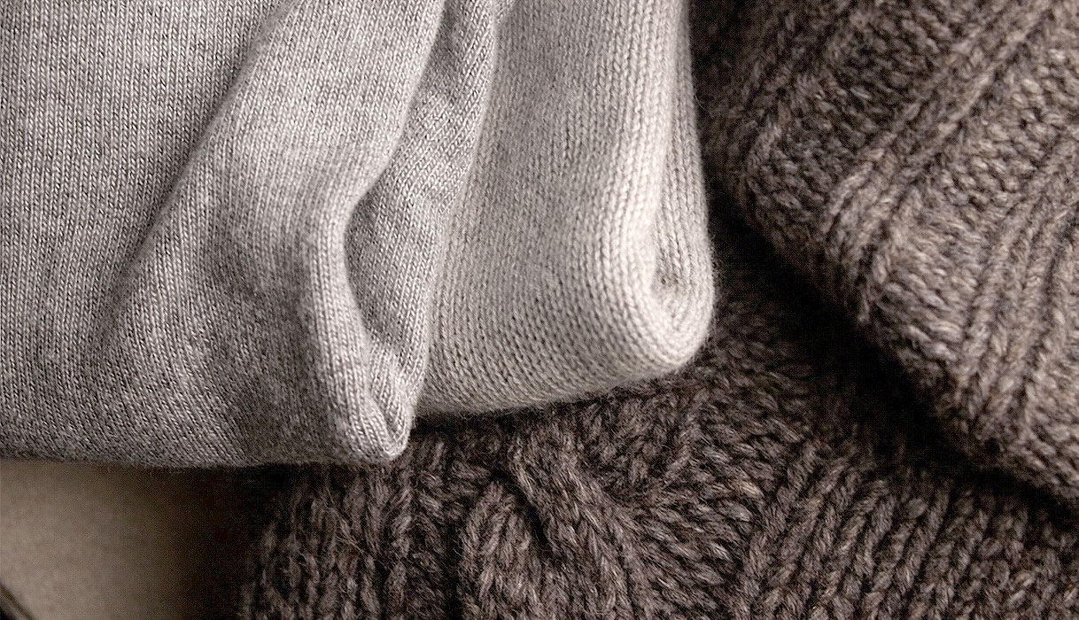 Wollen en katoenen kleding close-up voor delicaat drogen in ASKO wasdroger