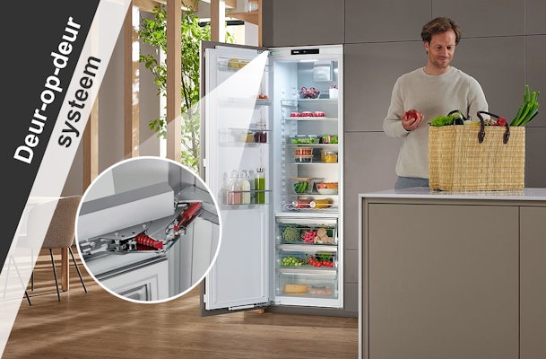 Deur-op-deur scharnier en volledig geïntegreerde inbouwkoelkast met meebewegend keukenfront