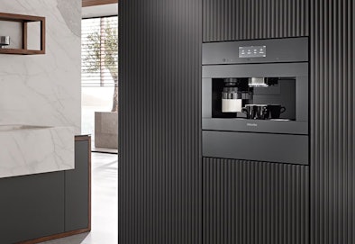 Miele inbouw koffiemachine met DirectWater vaste wateraansluiting voor onbeperkte koffiebereiding