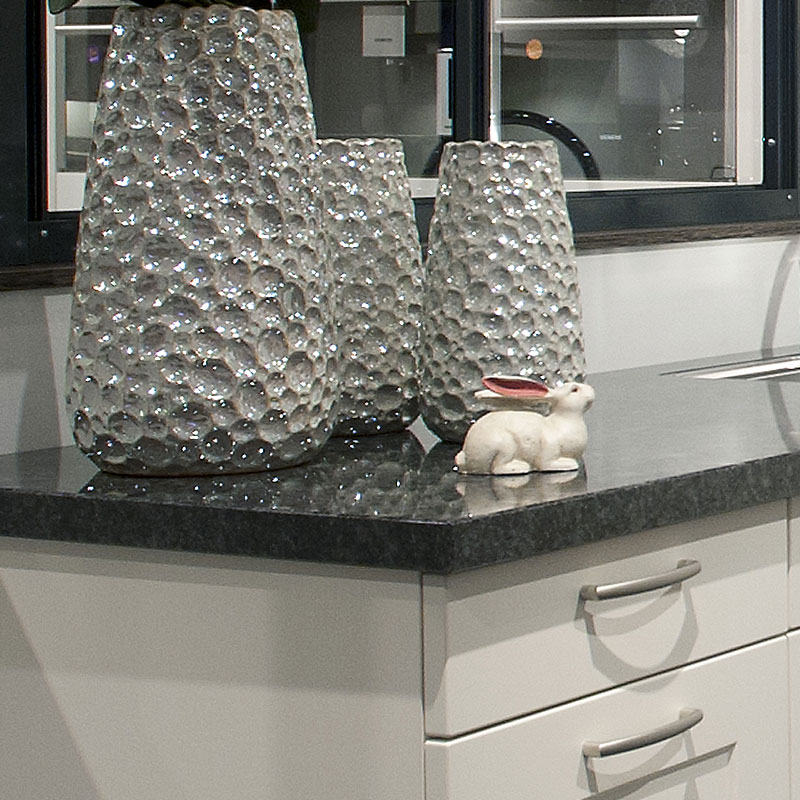 Donker keukenblad van graniet