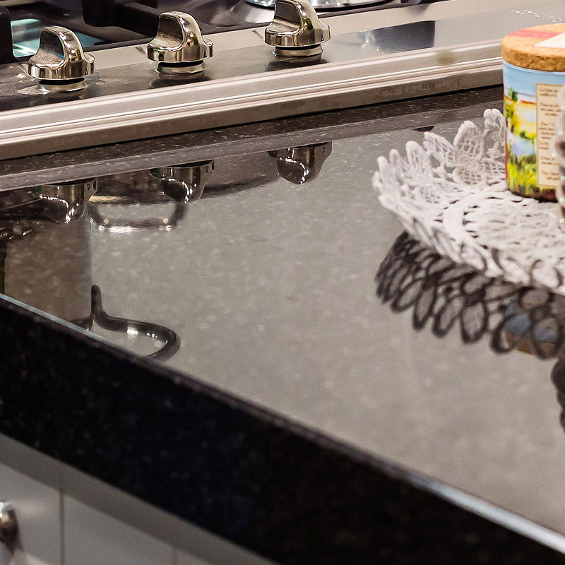 Donkere granieten keukenblad