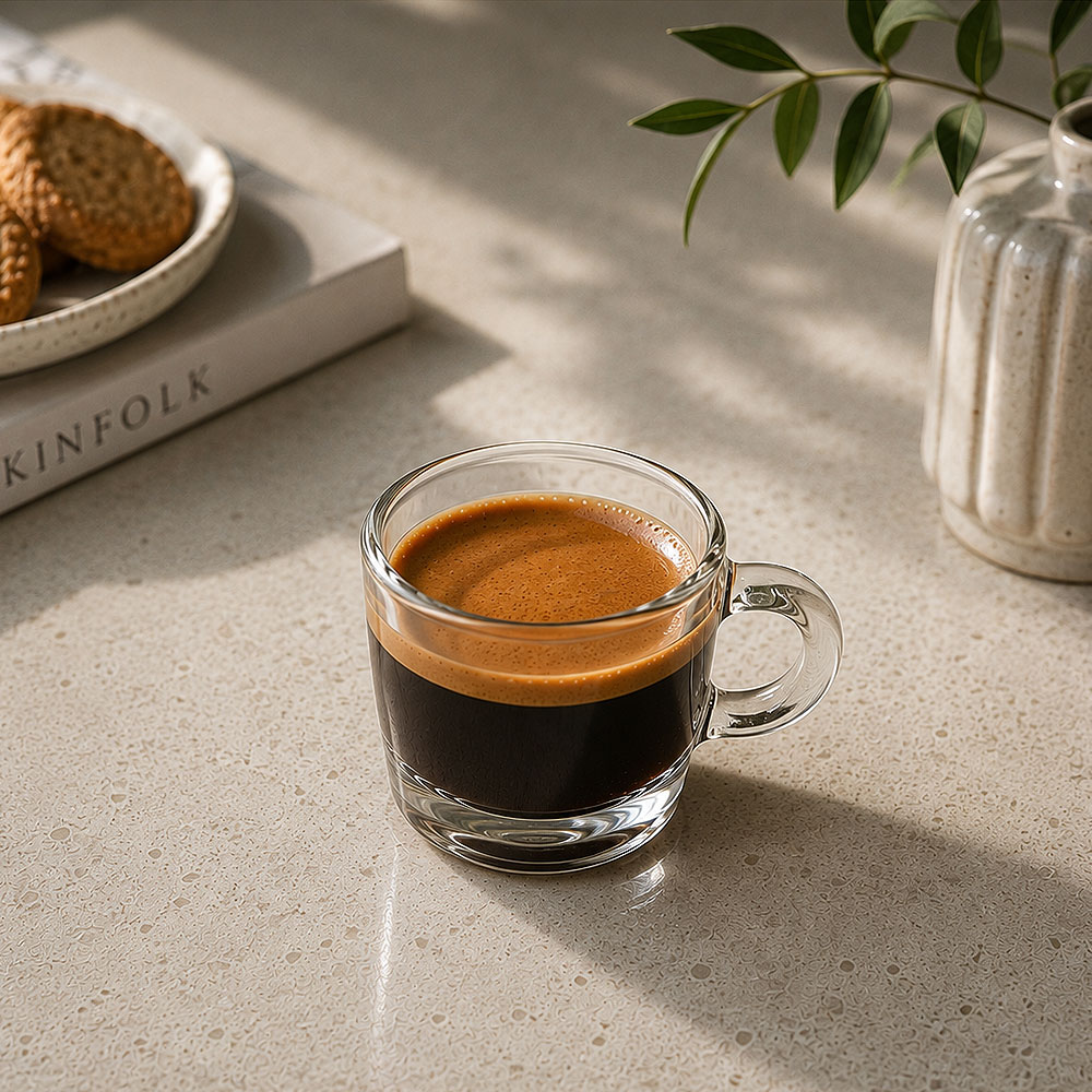 Doppio met dubbele espresso en goudbruine crema