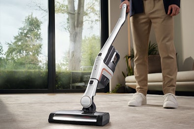 Draadloze steelstofzuiger aanbieding.