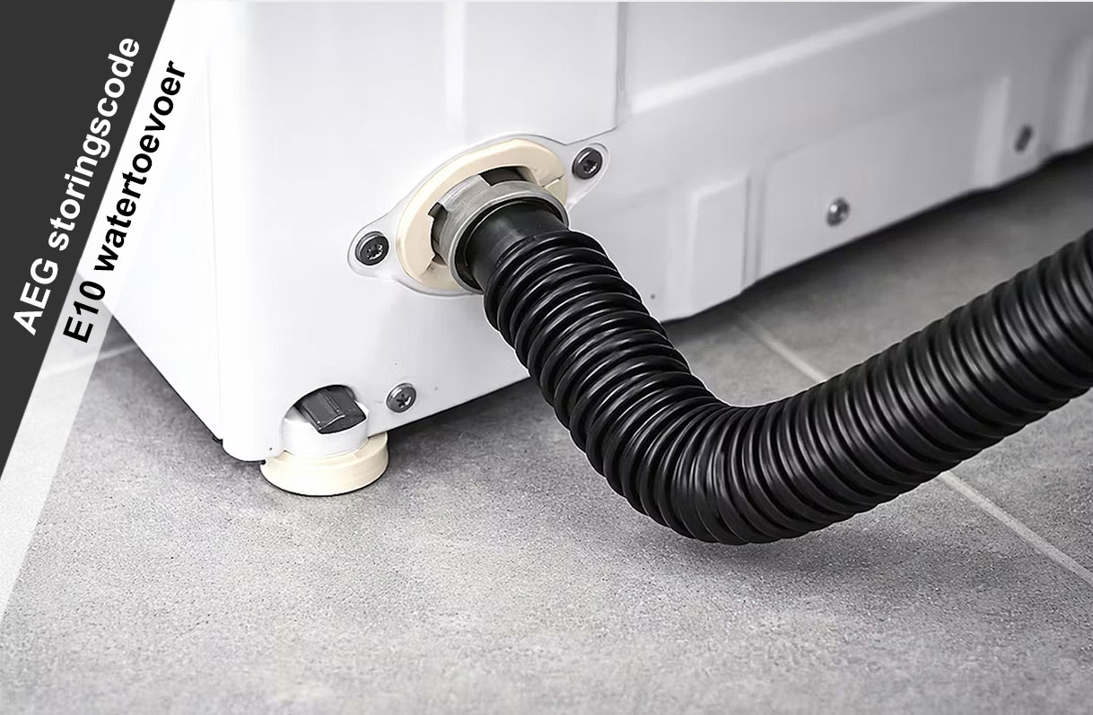 AEG wasmachine met aangesloten watertoevoerslang bij E10 storing door onvoldoende wateraanvoer