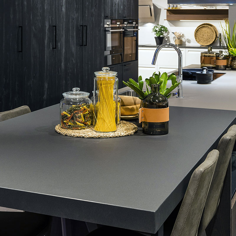 Kookeiland met eetgelegenheid