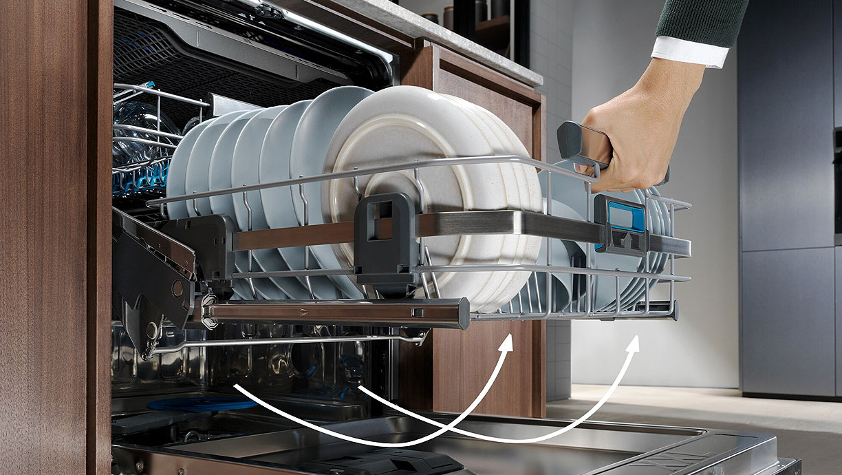 Electrolux vaatwasser met ComfortLift-systeem voor eenvoudig uitnemen van servies.