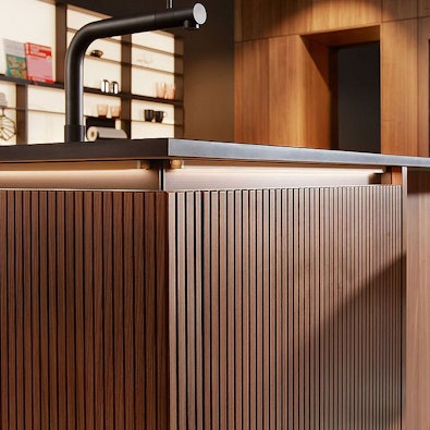 Verlichting onder keukenblad voegt sfeer toe