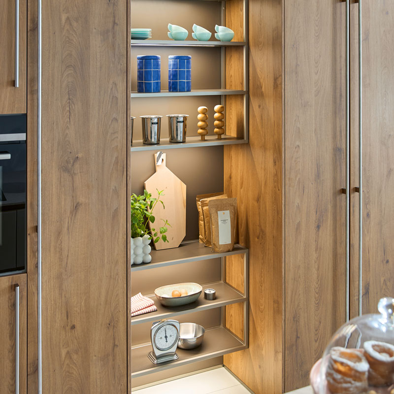 Frame rack met compensatieplank