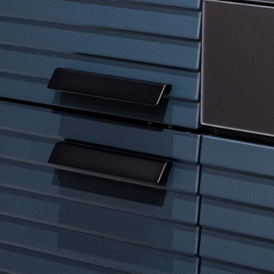 Mat gelakte fonten met horizontale lamellen