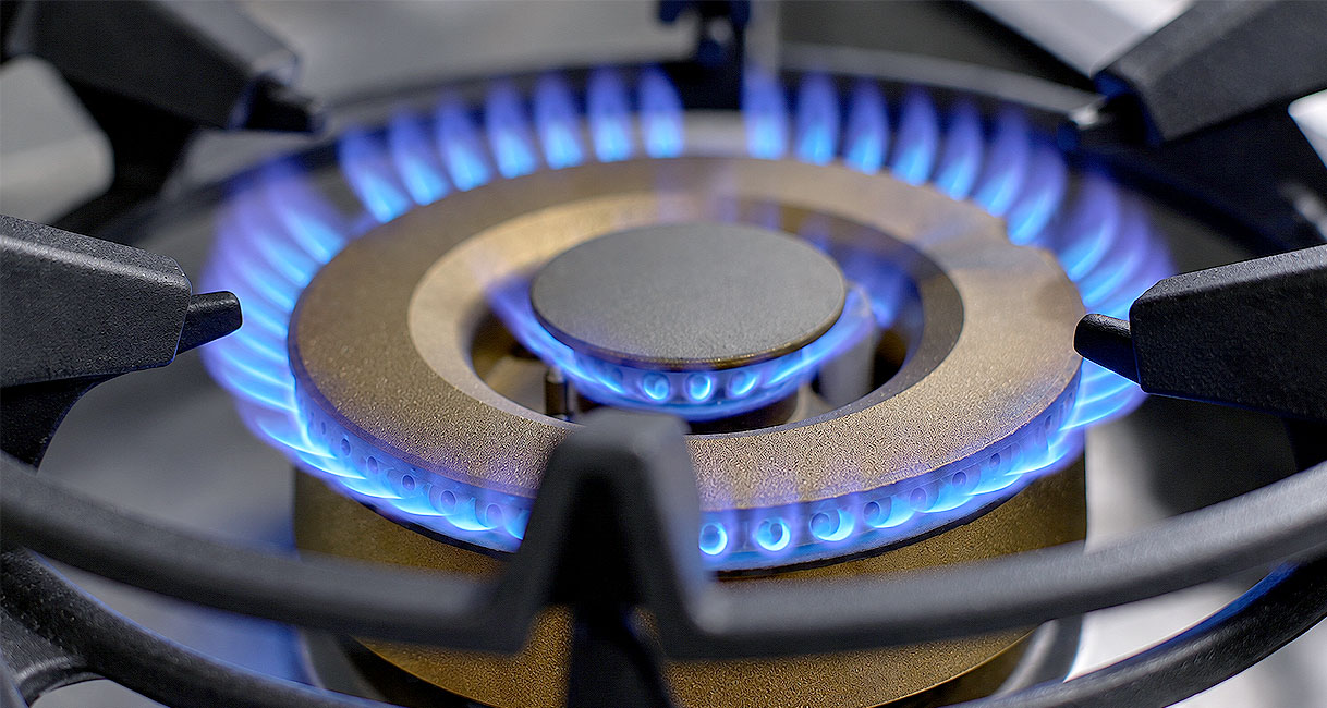 Multi-ring brander met meerdere vlamkransen op een Gaggenau gaskookplaat in detail