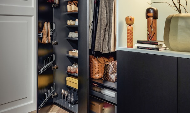 Garderobekasten geheel in stijl met uw keuken.