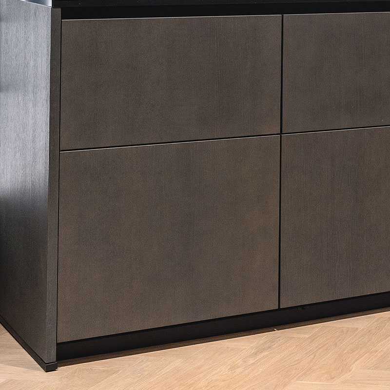 Grafietgrijs eiken keukenblok