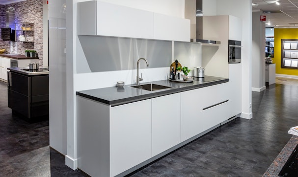 Een greeploze keuken oogt ruimtelijker.