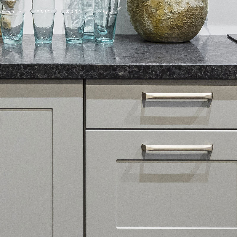 Grijs gelakte kaderfronten