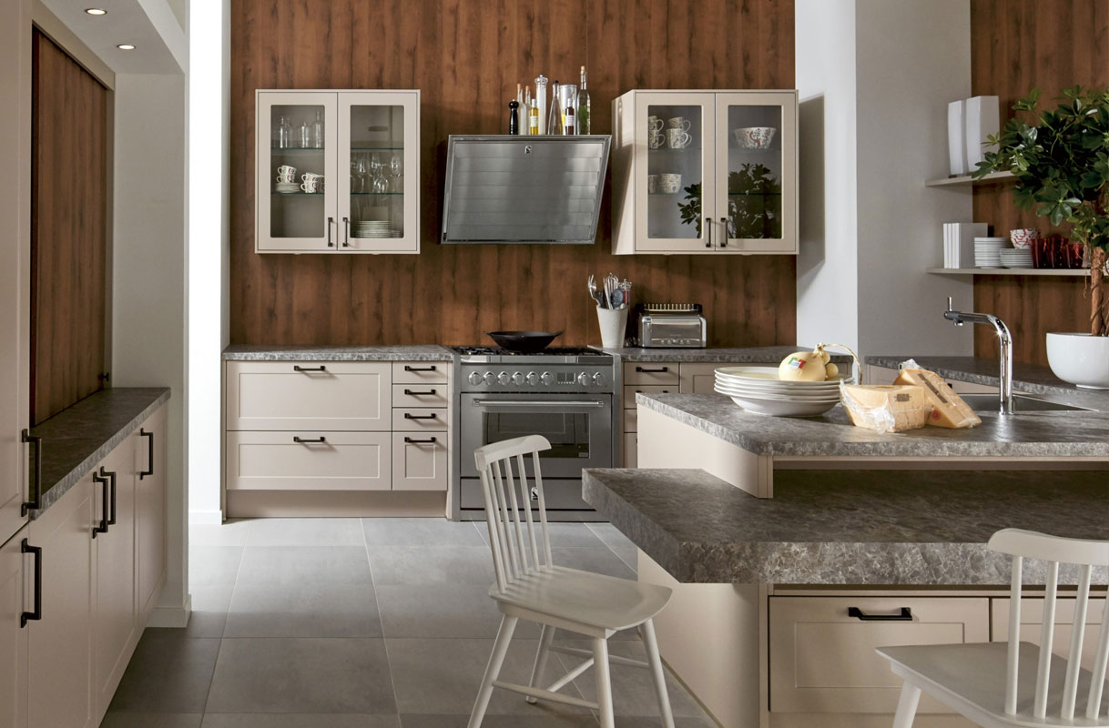 Grijs landelijk keuken ontwerp.