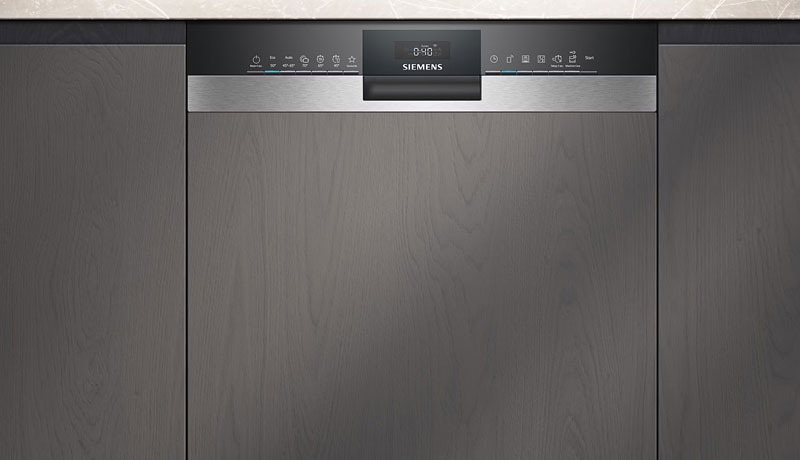 Half geïntegreerde vaatwasser