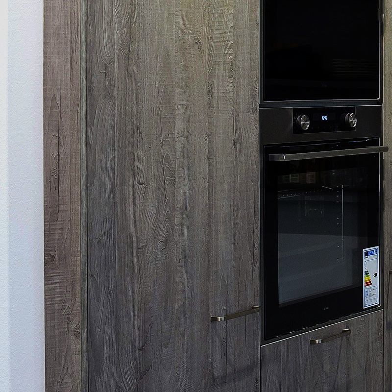 Half ingebouwde hoge kast