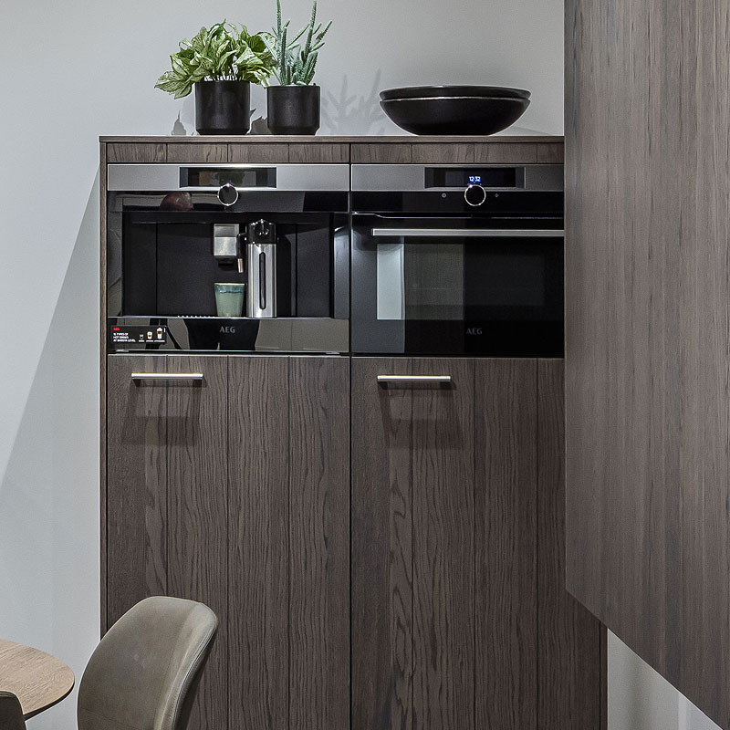 Halfhoog kastelement