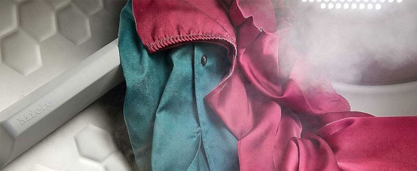 Kleding in wasdroger met stoomfunctie voor minder kreukels en frissere kleding