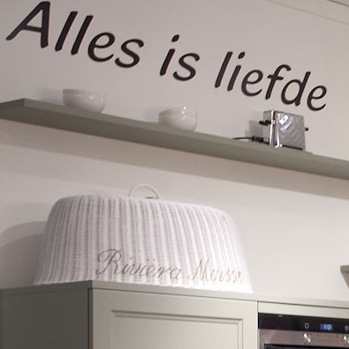 Hoge brede wandplank