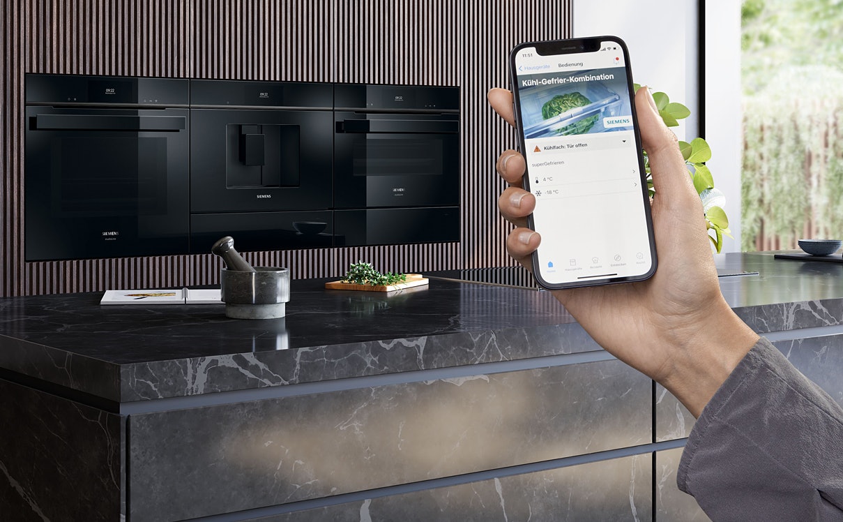 Via de Home Connect-app houd je jouw gerechten ook op afstand in de gaten.