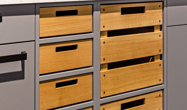 Houten keukenlade en ladeinterieurs