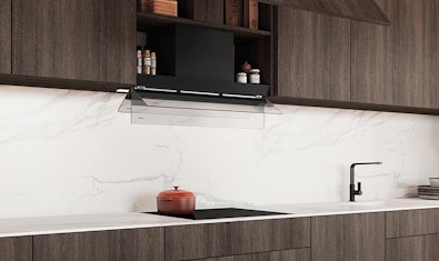 Inbouw en onderbouw afzuigkappen in de kleur zwart.