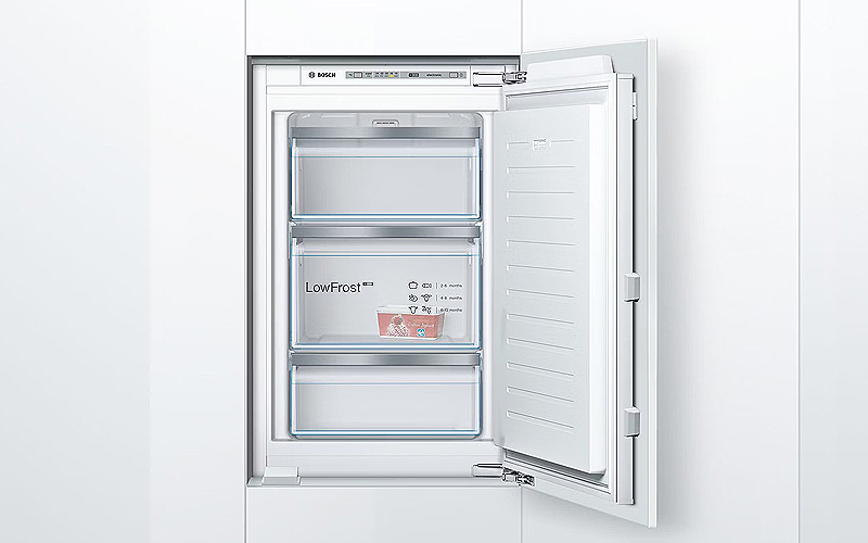 Inbouw vriezer met LowFrost-lades en open deur