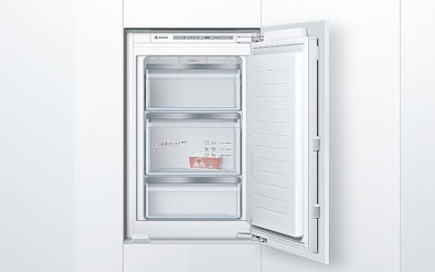 Inbouw vriezer met LowFrost-lades en open deur