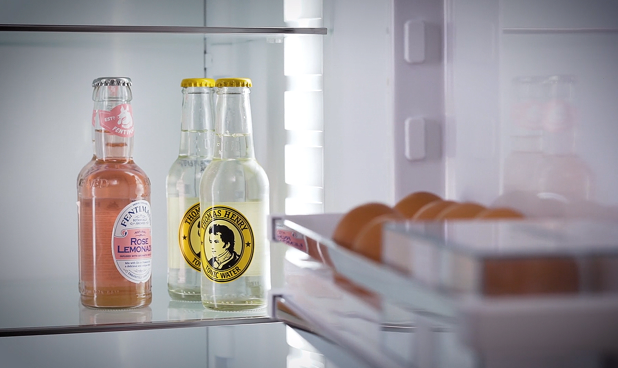 De inbouwkoelkasten uit de Premium serie worden gekenmerkt door de geïntegreerde lichtzuilen.