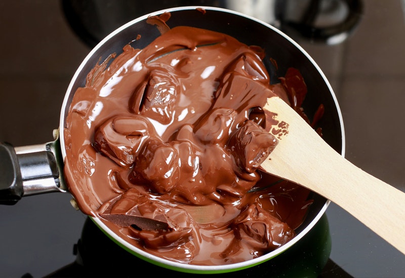 De speciale smeltfunctie helpt bij het voorzichtig smelten van chocola en boter op een constante temperatuur van 42˚C.