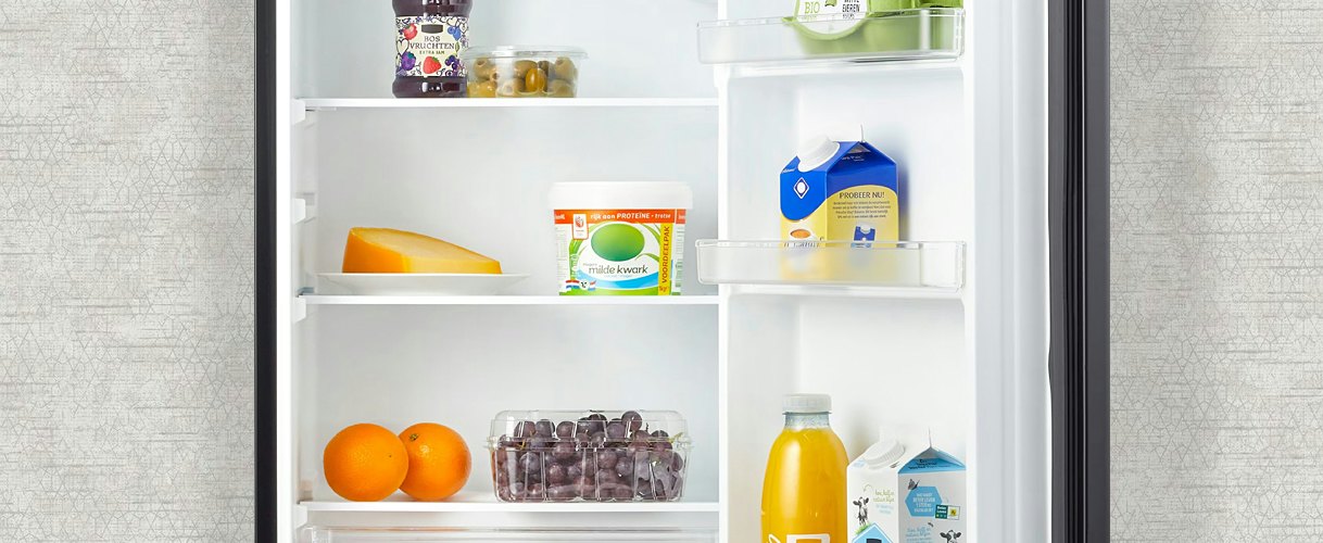 Kies een smalle koelkast met voldoende inhoud voor jouw behoeften.