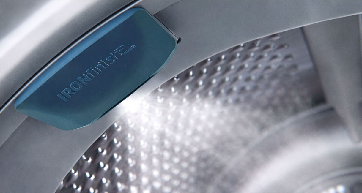 Close-up van Beko IRONfinish trommellogo dat kleding kreukvrij maakt zonder strijken via het Ready to Wear programma