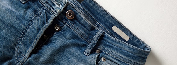 Het jeans-programma is speciaal voor spijkerbroeken en donkere kleding.