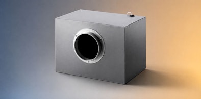 Kanaalmotor als buisventilator die in het afvoerkanaal tussen de kap en uitgang zit